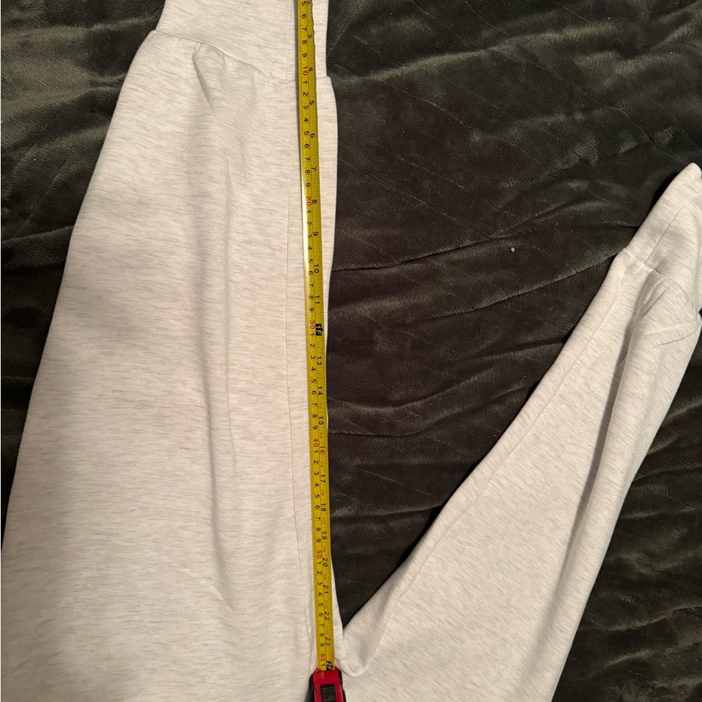 Varley Gray Sleeveless Set - Picture 11 of 12